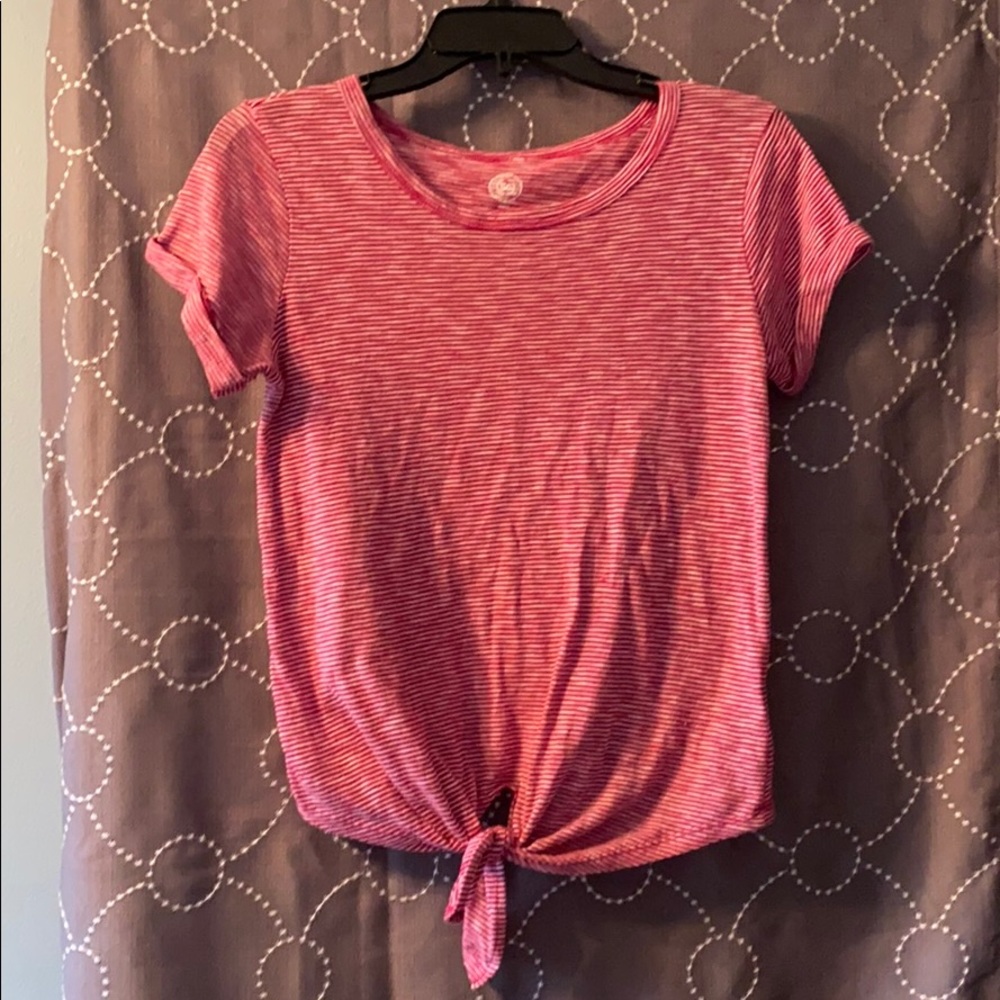 Red SO tie tee shirt